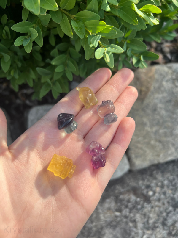  FLUORIT mystery mini broušený tvar 