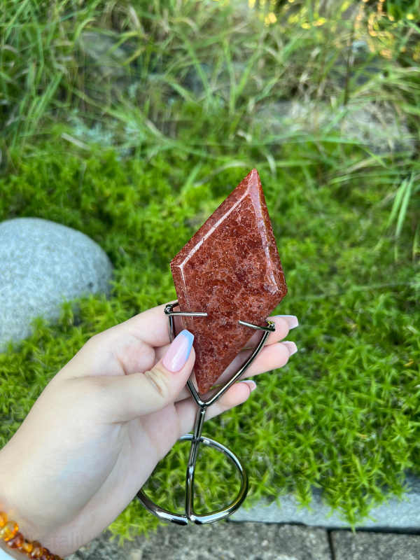 Jahodový křemen NA PODSTAVCI konkrétní kus