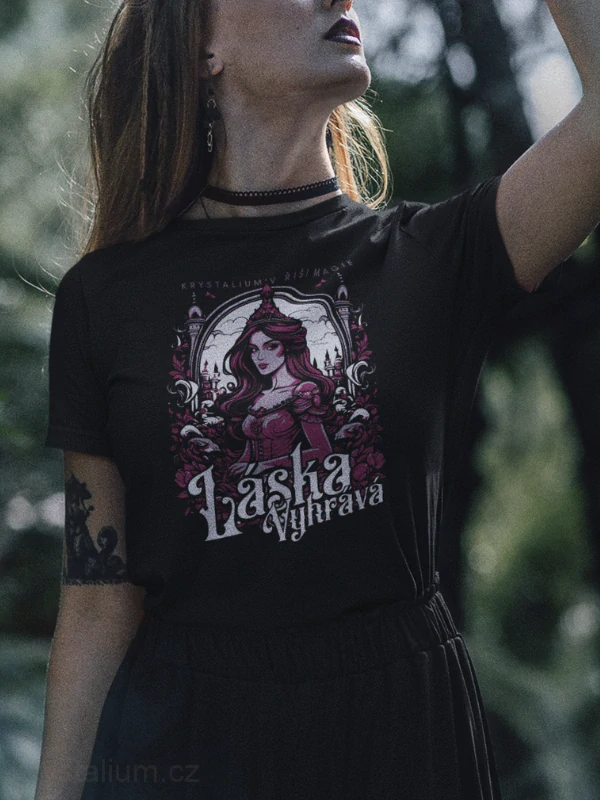 LÁSKA VYHRÁVÁ tričko ČERNÉ