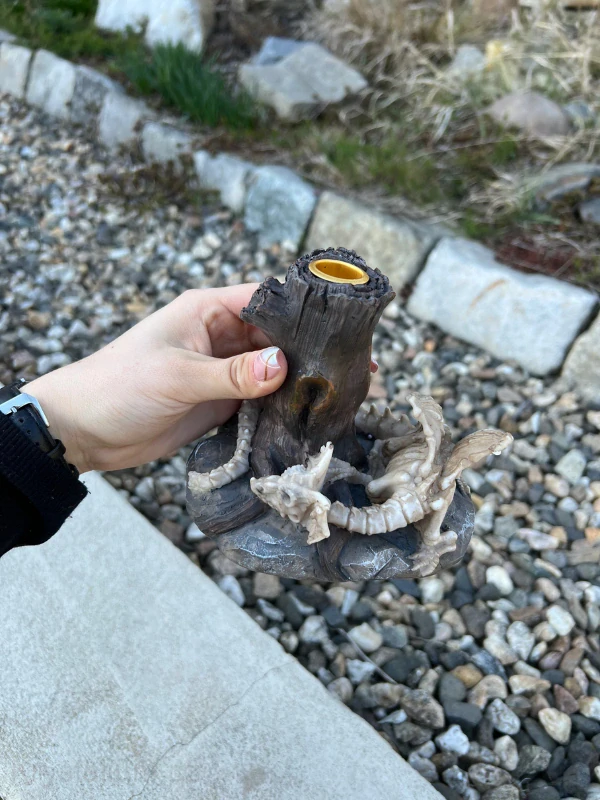 Ležící drak svícen dekorace