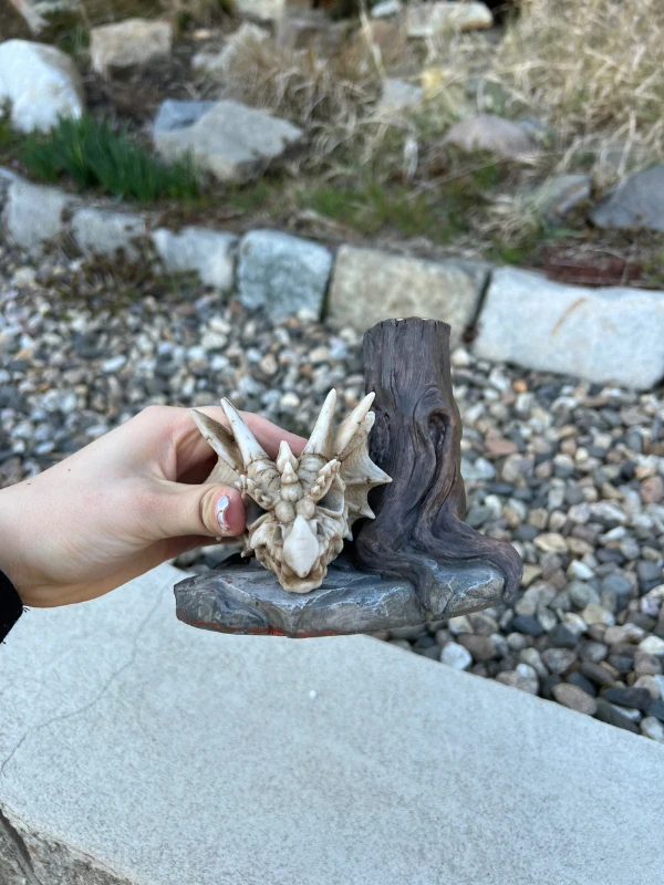 HLAVA drak svícen dekorace