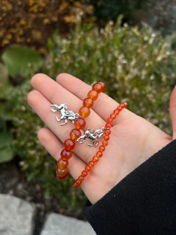 Jednorožec fantasy Karneol náramek 