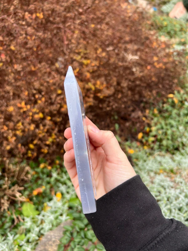 Achát obelisk konkrétní kus PLÁTEK