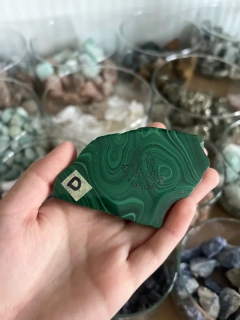 MALACHIT Plátek D 94g KRYSTALIUM