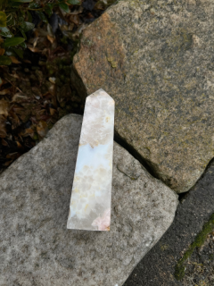 Achát obelisk konkrétní kus č.2
